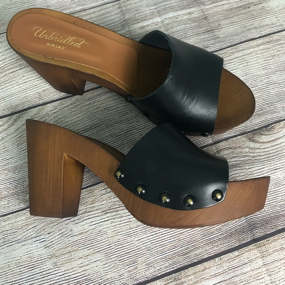 Ariat Shoes - NWT Unbridled Ariat Lennon Clog Slide